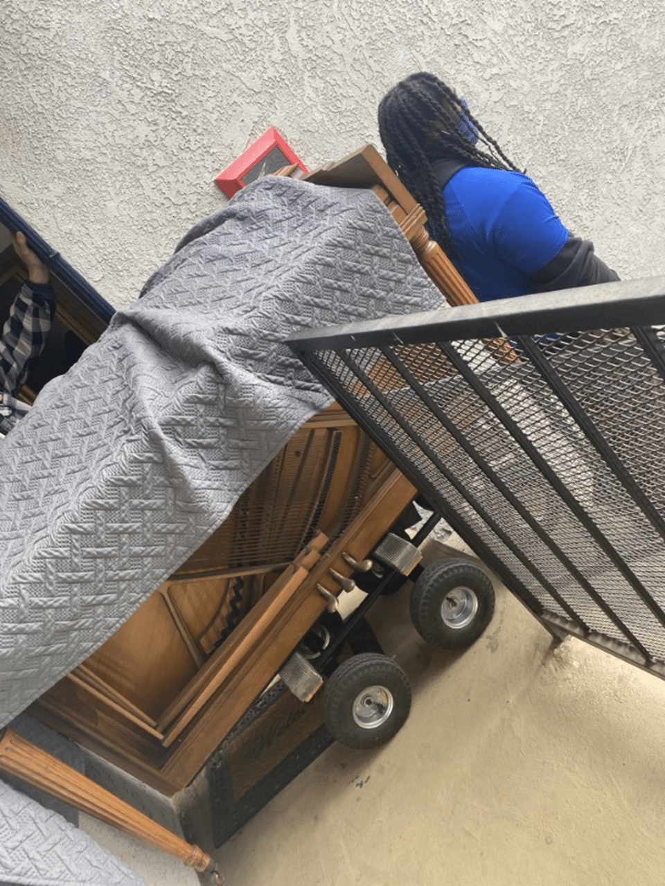Furniture Moving Companies in Essex California